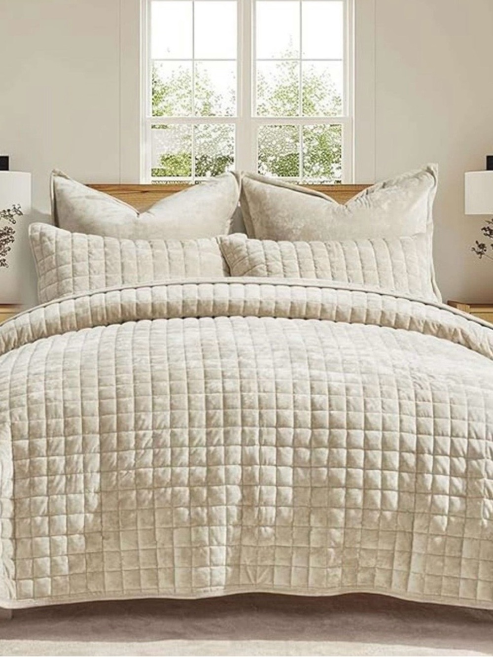 Neutral Quilt Bedspread Set in Cream - Premium Home Bedding
